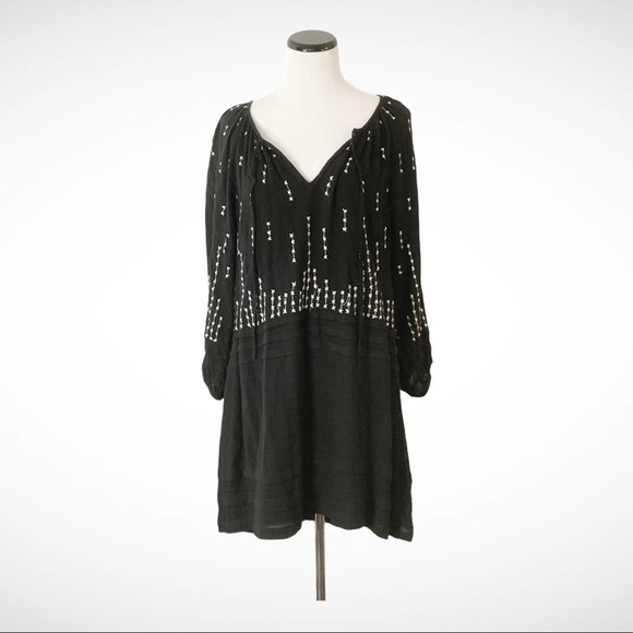 Chloe Oliver Dresses & Skirts - Chloe Oliver Anthropologie Black Embroidered Dress M